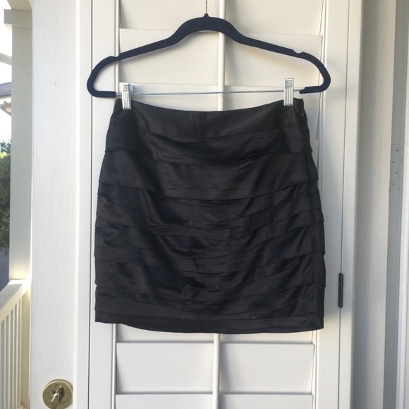 Express satin pleated mini skirt - Picture 4 of 7